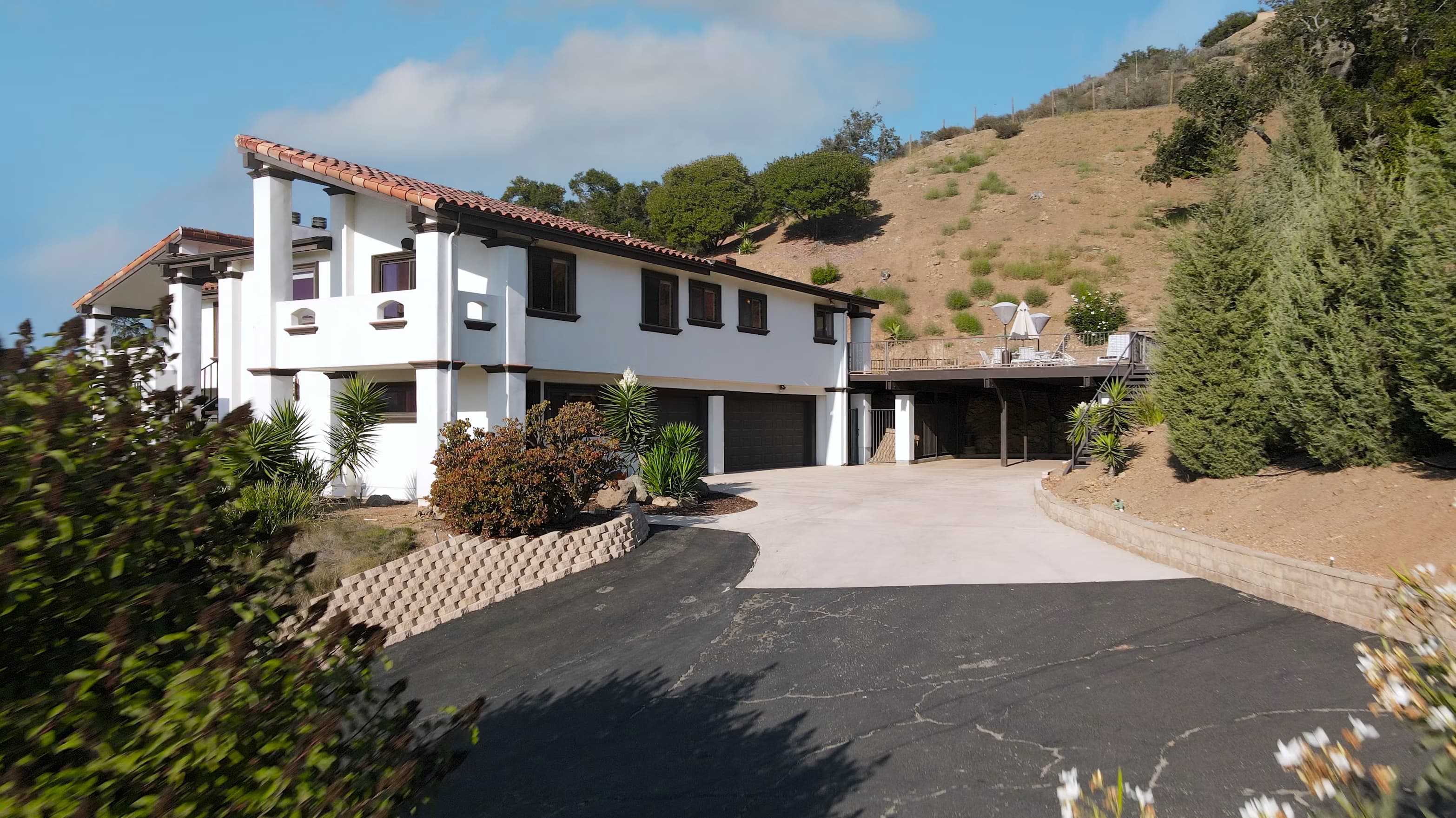Driveway Pressure Washing: Boosting Curb Appeal in Palm Beach